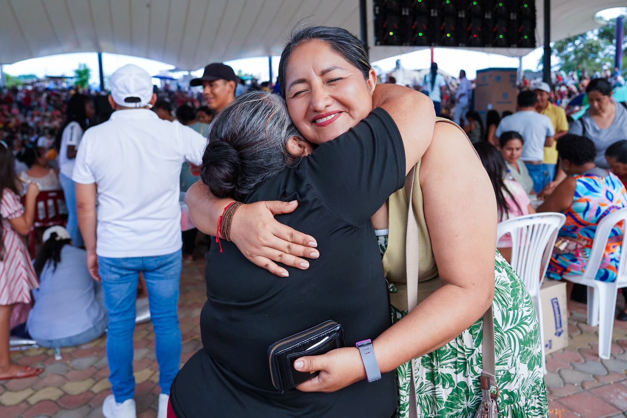 ¡𝗦𝗛𝗨𝗦𝗛𝗨𝗙𝗜𝗡𝗗𝗜, 𝗠Á𝗦 𝗗𝗘 𝗗𝗢𝗦 𝗠𝗜𝗟 𝗣𝗘𝗥𝗦𝗢𝗡𝗔𝗦 𝗖𝗘𝗟𝗘𝗕𝗥𝗔𝗠𝗢𝗦 𝗔 𝗠𝗔𝗠Á!